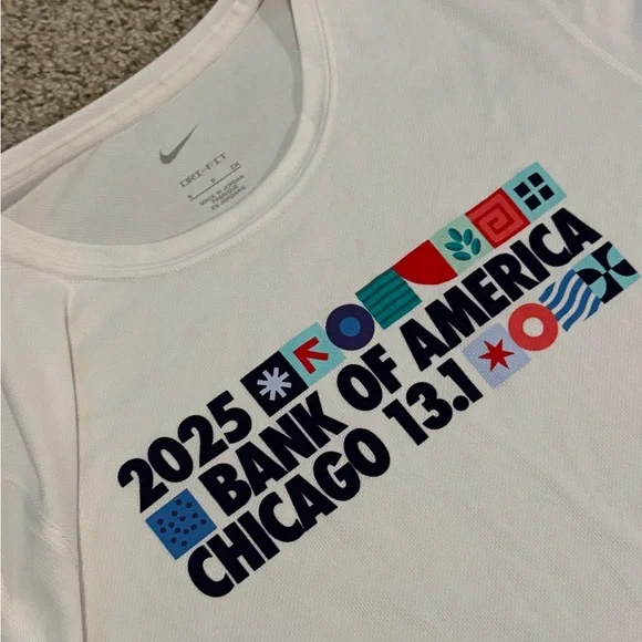 🔥 Nike Chicago 2025 13.1 Half Marathon Dri-FIT Synthetic Finisher Shirt Race Tee - Picture 3 of 3